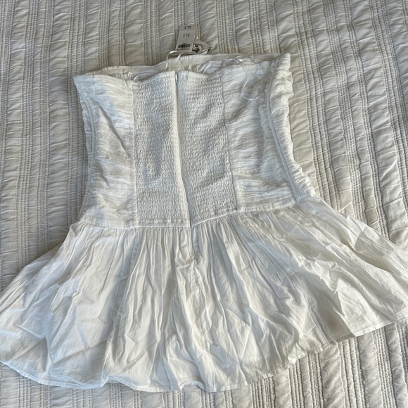 NWT Abercrombie White Strapless Bubble Hem Dress - Picture 2 of 3
